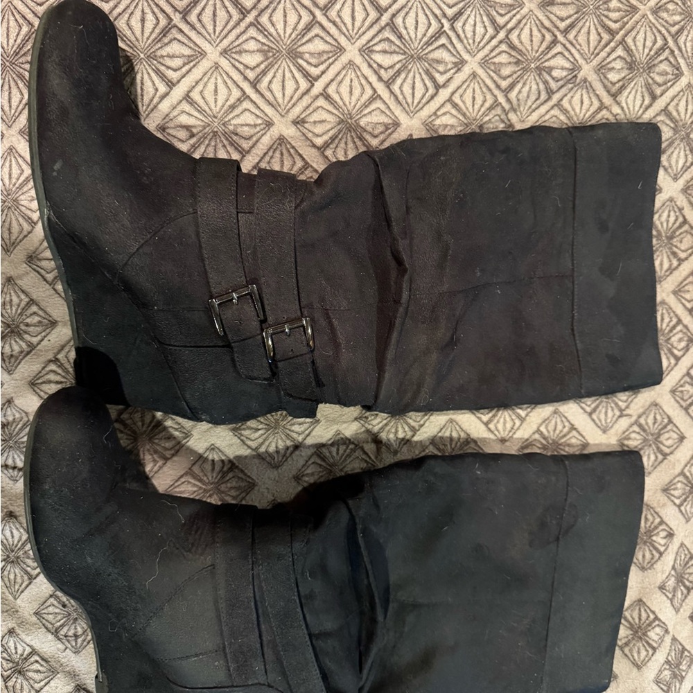 Kaitlyn Black suede boots